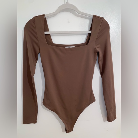 Aritzia Contour Bodysuit Set - Picture 4 of 9